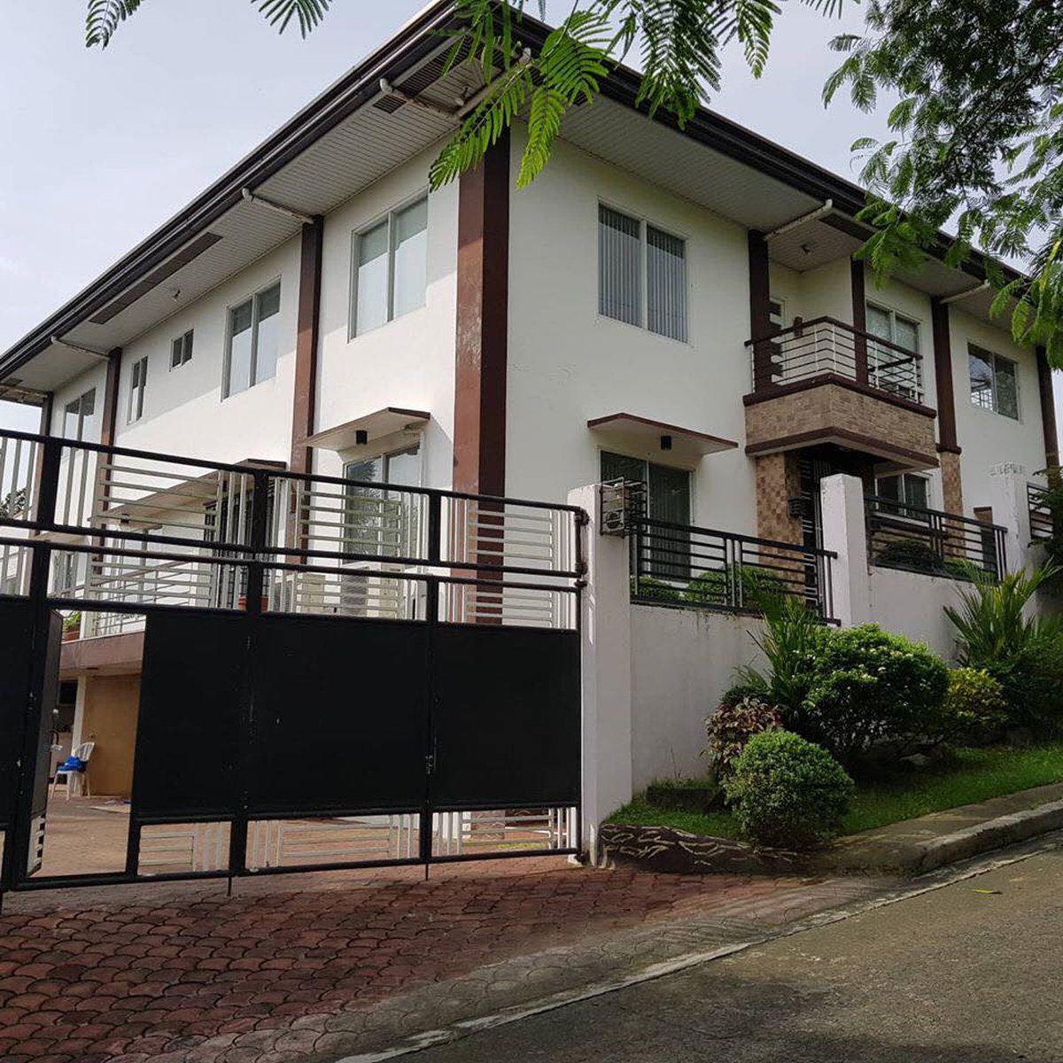 House and Lot FOR SALE in Monteverde Royale Subdivision Taytay Rizal!! [House and Lot 🏘️