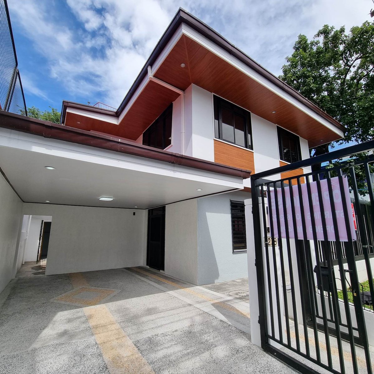 FOR SALE Newly Renovated House & Lot in San Antonio Valley 5, P'que