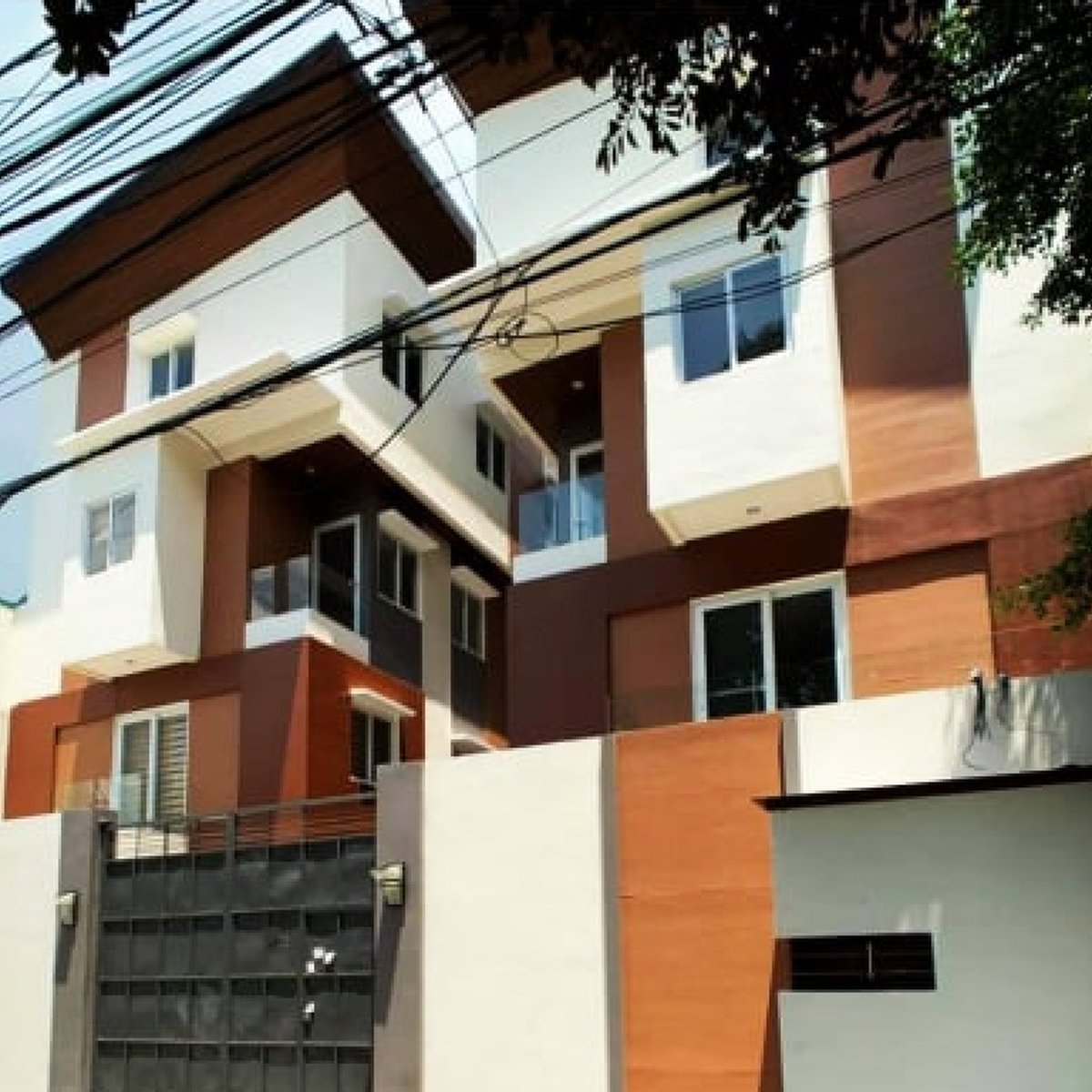 4 Storey Townhouse for Sale in Diliman Quezon City [House and Lot 🏘️