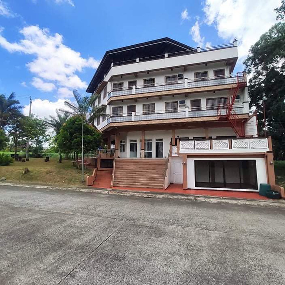 RUSH FOR SALE BY OWNER COMMERCIALRESIDENTIAL BUILDING & LOT 37M NEGO Property 🏭