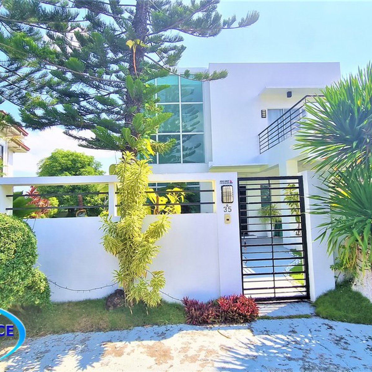 Elegant House and Lot For Sale in Royale Consolacion Cebu [House and