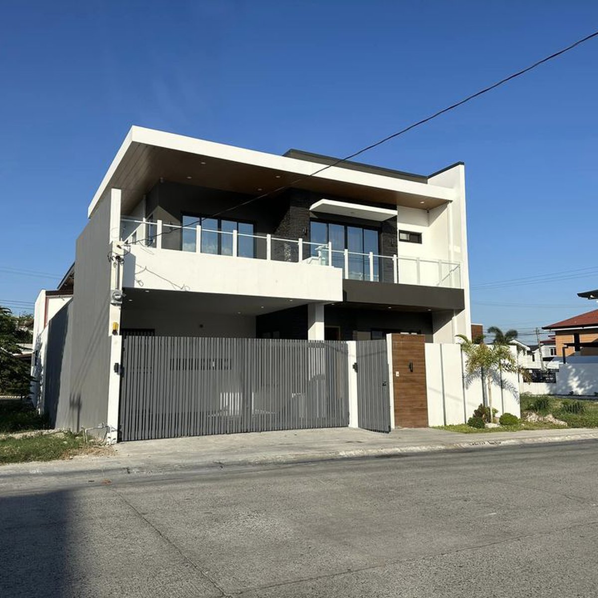 Modern 4 Bedroom House for Sale in Metrogate Angeles City, Pampanga