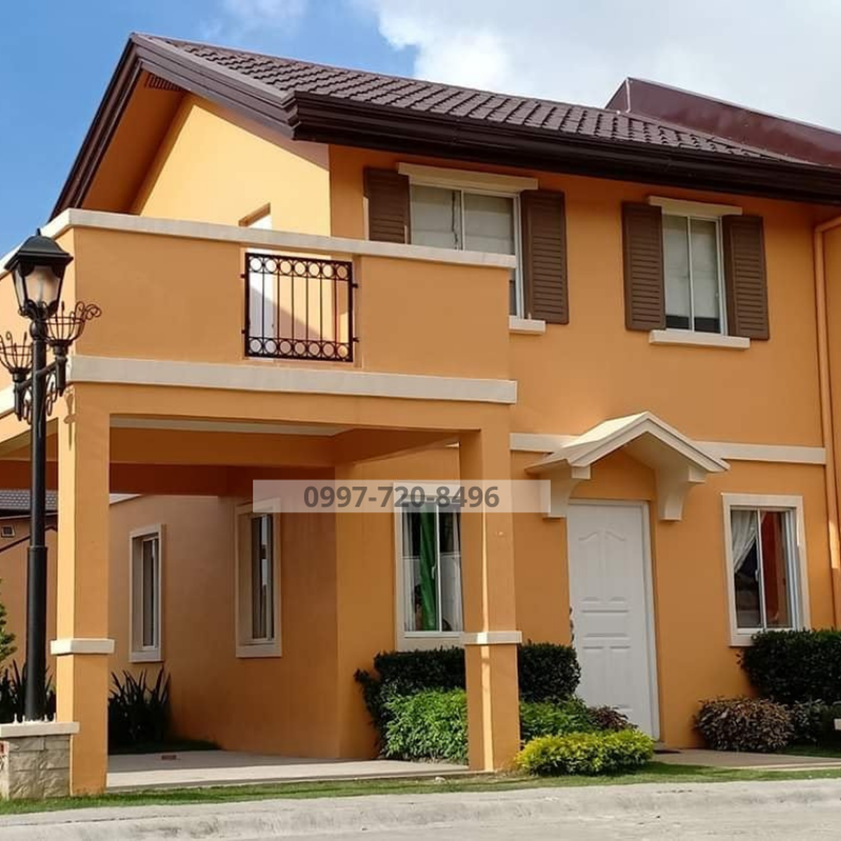 Enjoy the outdoors with your family with its expansive lot area. [House