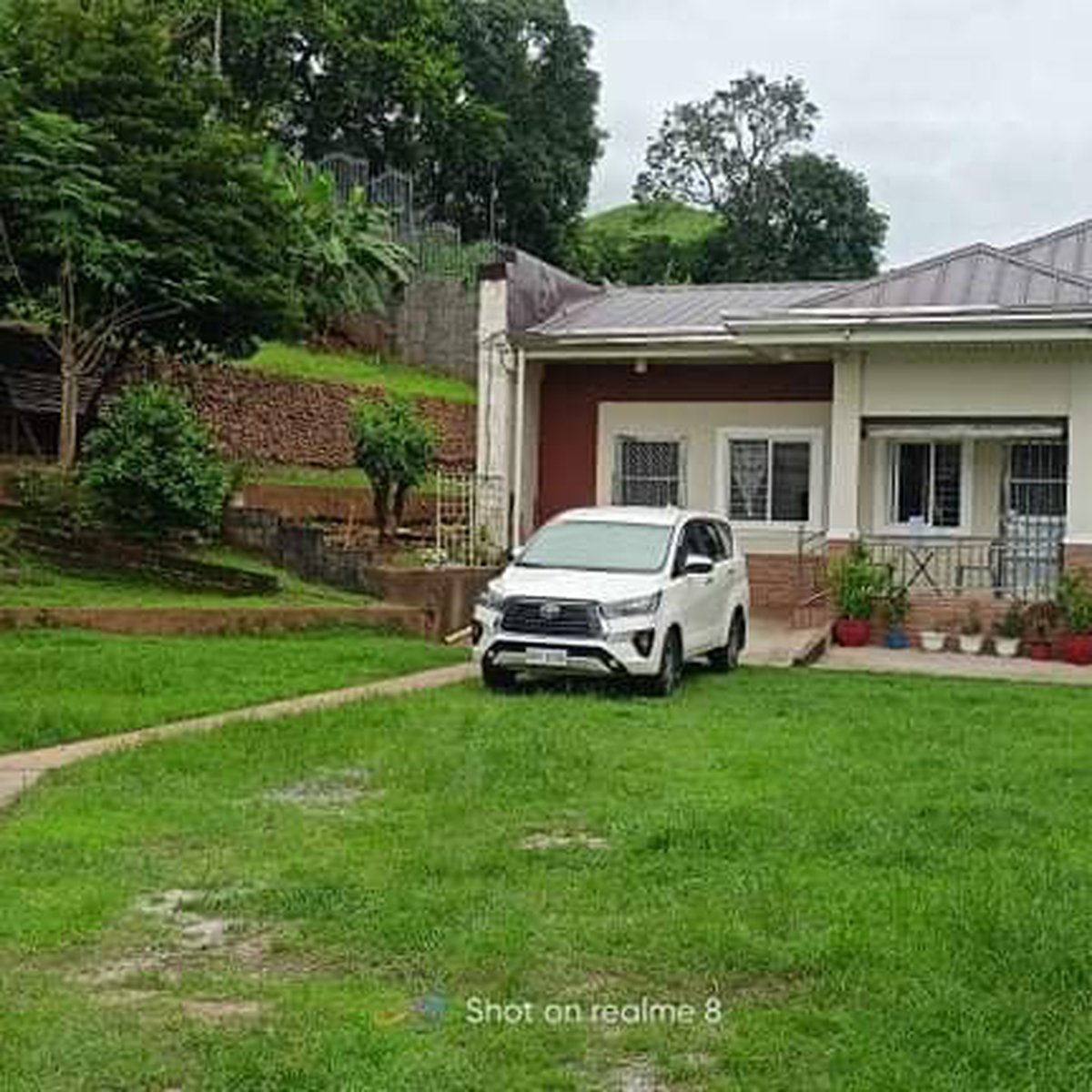 VACATION HOUSE AND LOT NEAR (SMBA) SUBIC BAY FREEPORT ZONE [House and