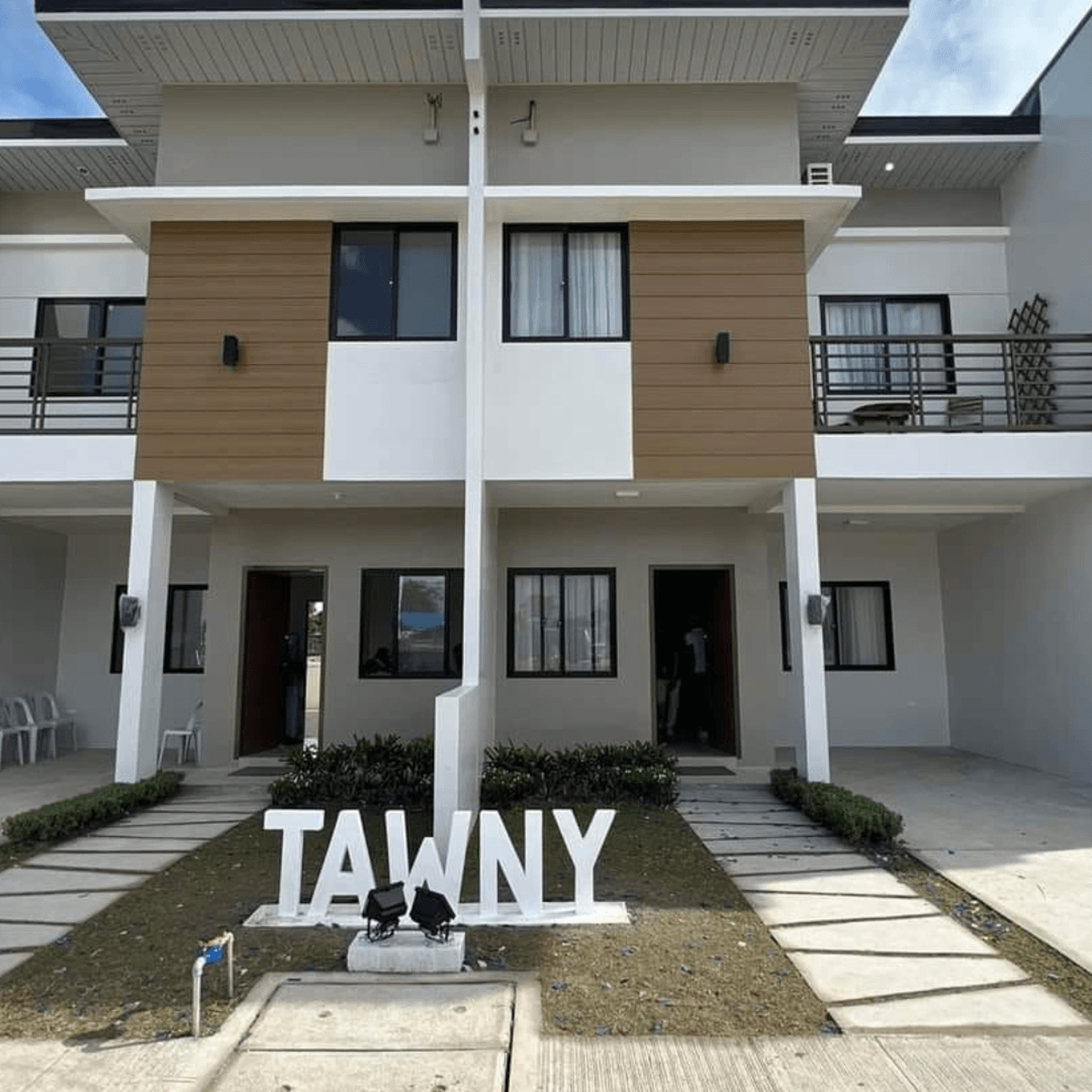 3bedroom Duplex / Twin House For Sale in Mabalacat Pampanga [House and