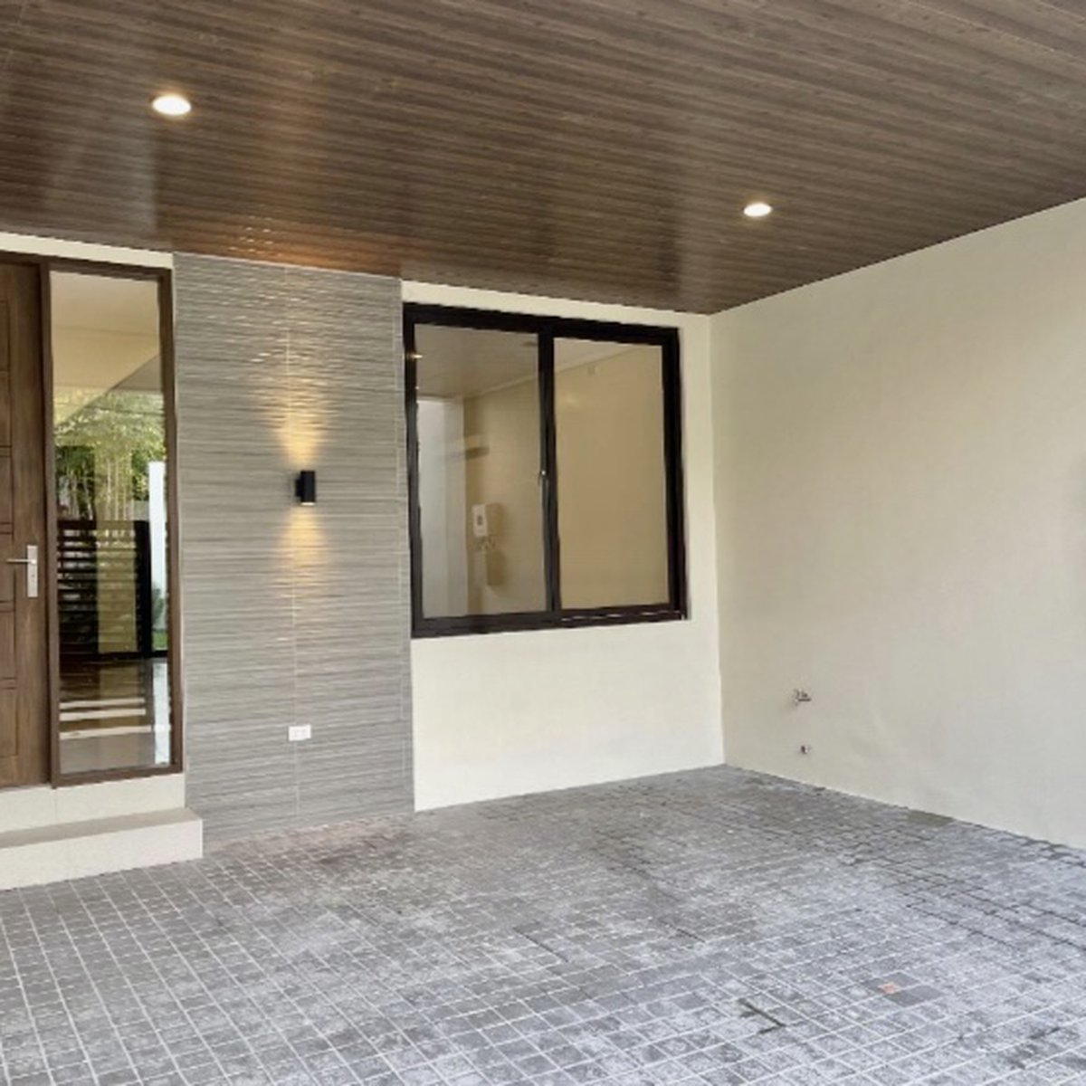 Brand New Modern 3Bedroom Townhouse for Sale in Sun Valley Paranaque
