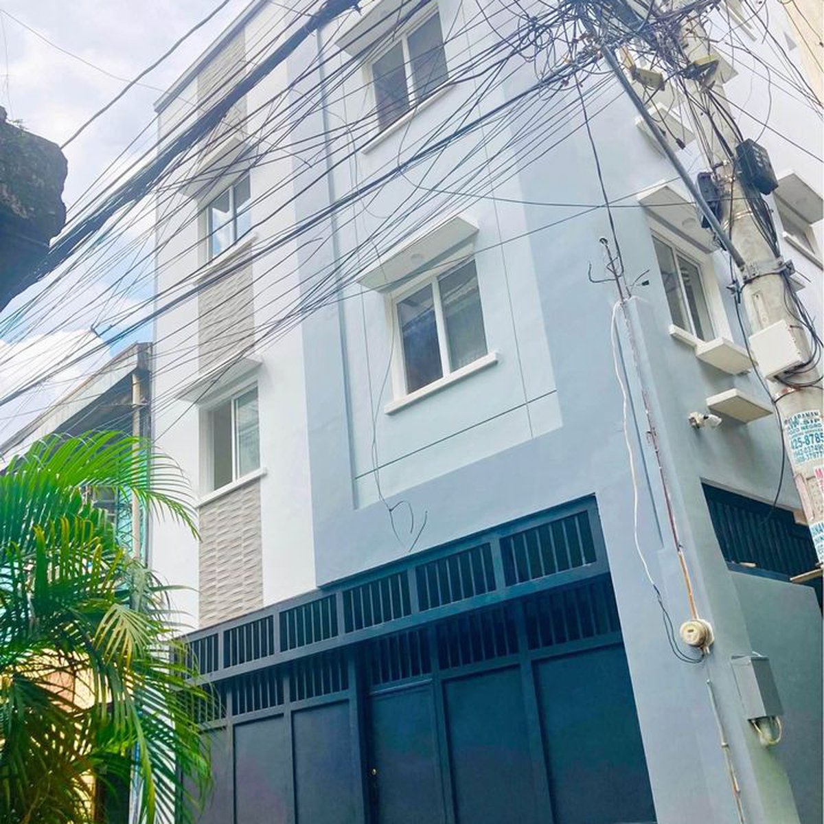3 Storey Residential Building for Sale in Sta. Cruz, Manila