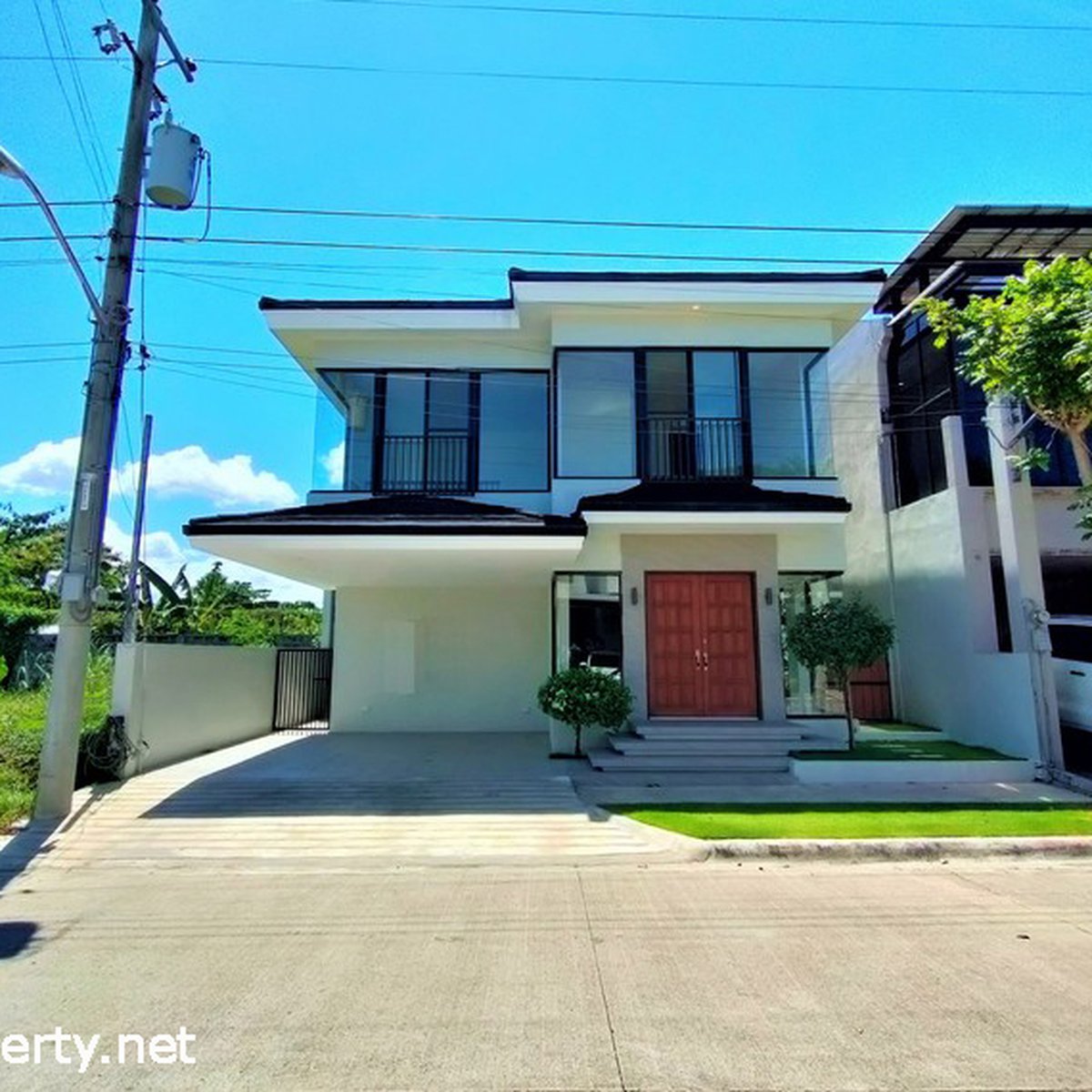 3 Bedroom Single Attached House For Sale in Mactan LapuLapu Cebu