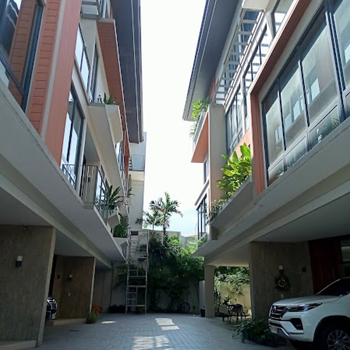 For Sale 4 Bedroom Townhouse with Attic in Paco Manila [House and Lot