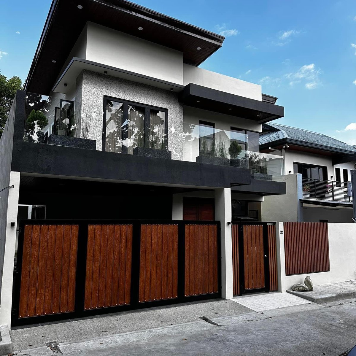 FOR SALE ALMOST FURNISHED MODERN HOME WITH DIP POOL IN PAMPANGA [House ...