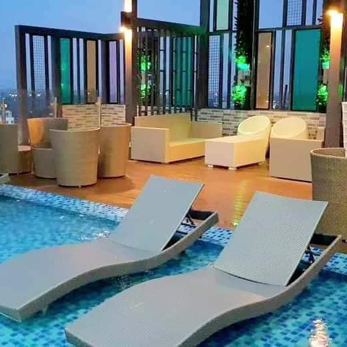 FOR SALE CONDO UNIT IN ANGELES CITY NEAR BALIBAGO AND WALKING STREET