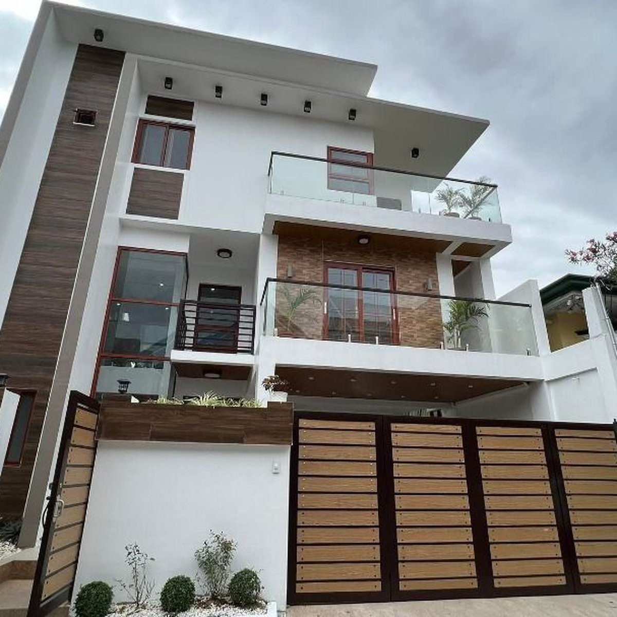 4 Bedroom Brand New House and Lot in Commonwealth, Quezon City