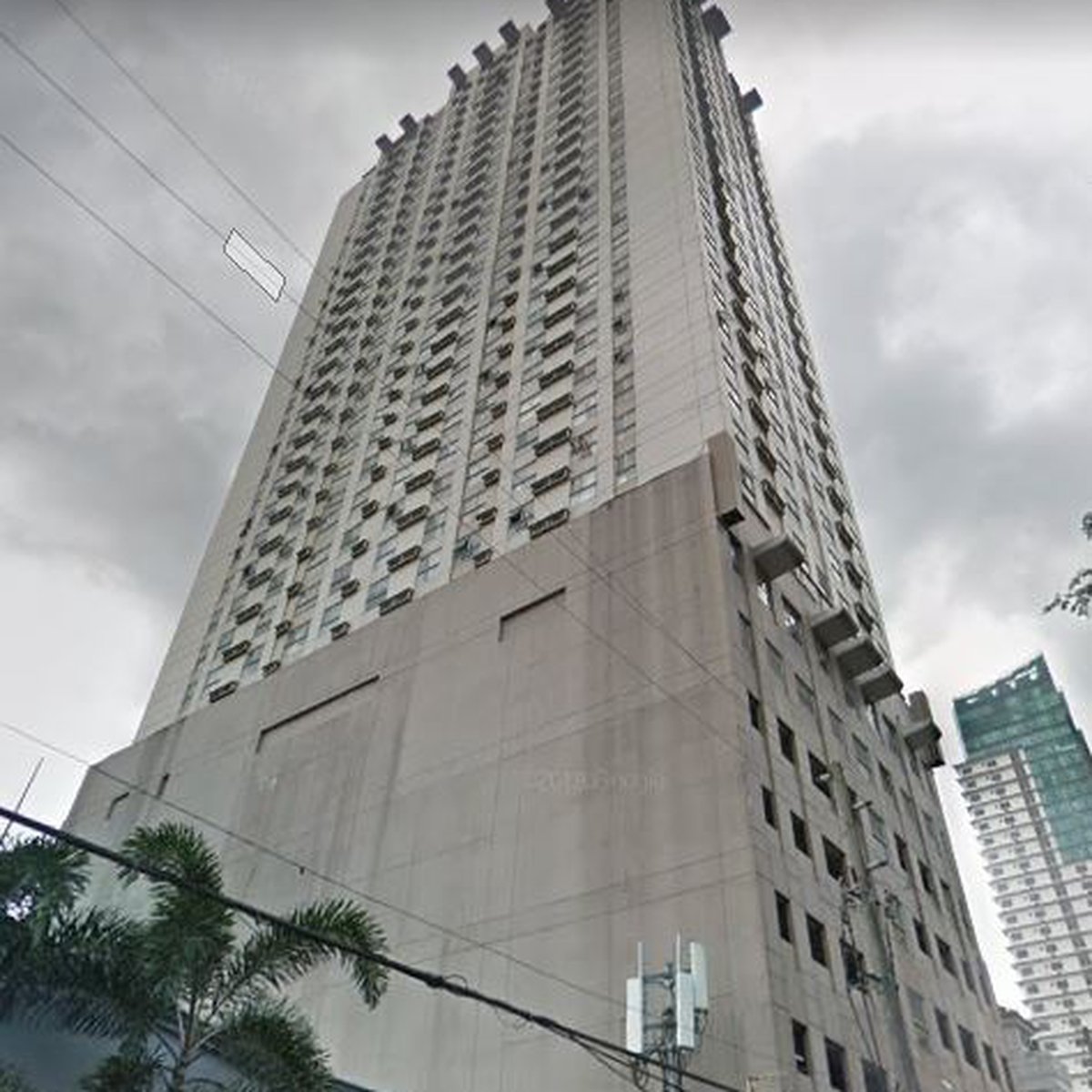42 sqm Office space in Goldland Millenia Suites Ortigas Center