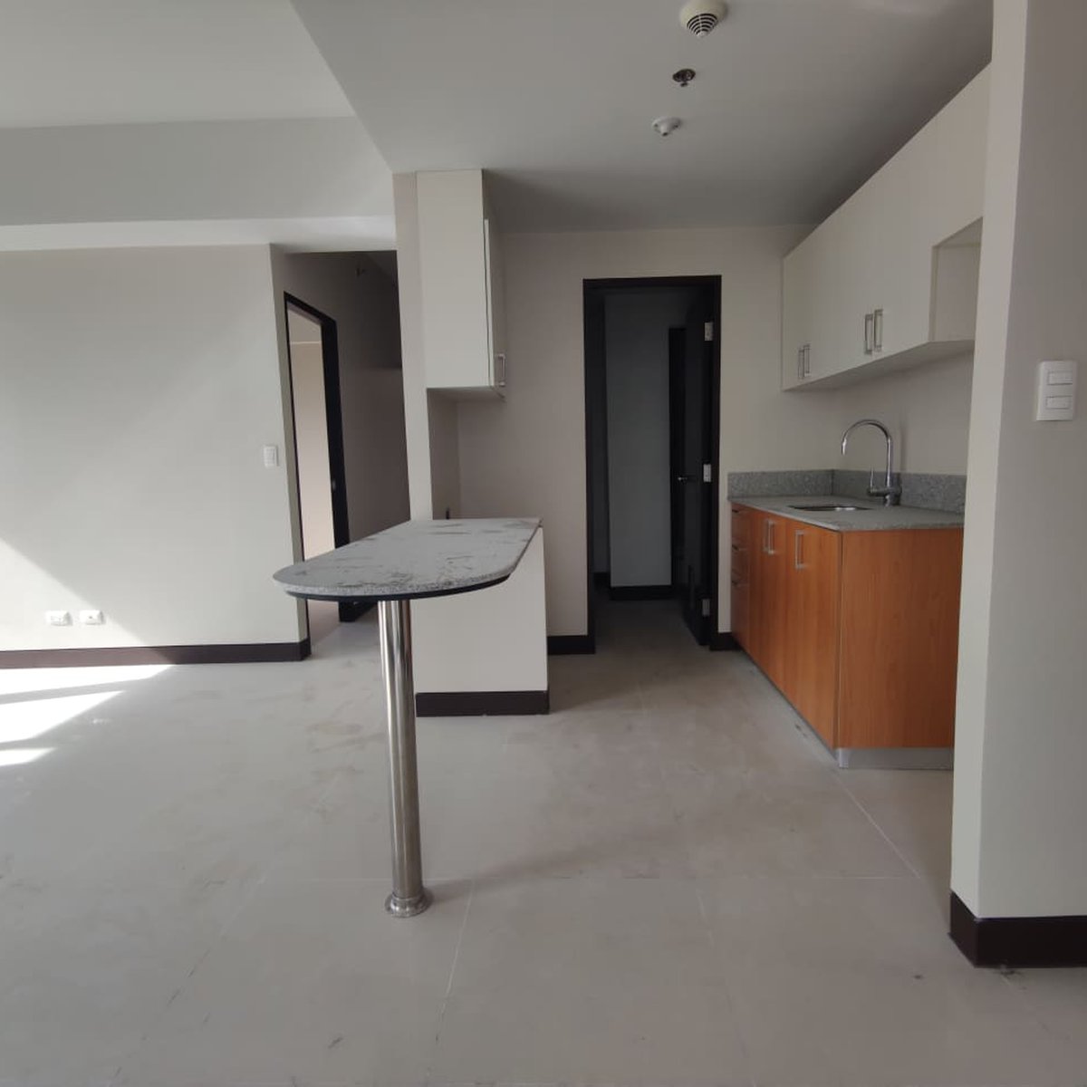 High Class 2BR 68 sqm with Balcony Condo in Cubao Quezon City [Condo 🏙