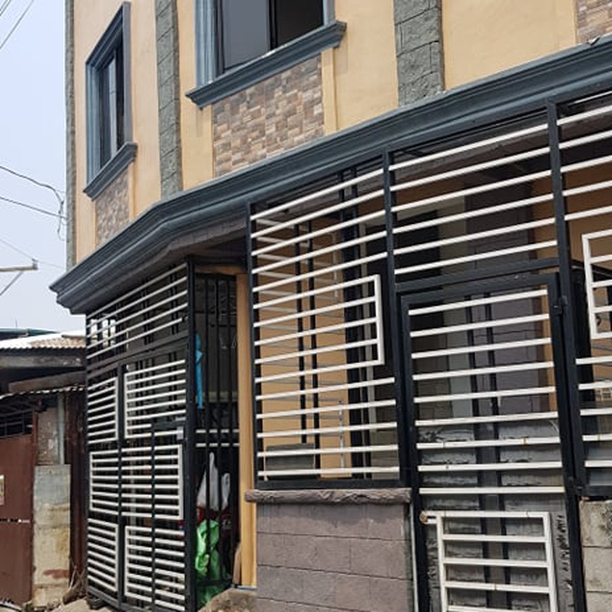 3 Storey Apartment Building for Sale in Valenzuela City [Condo 🏙️