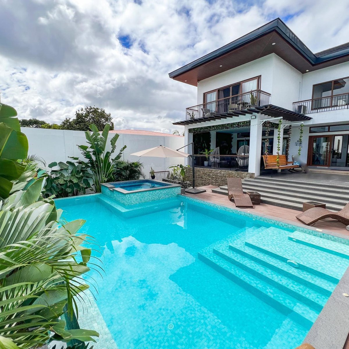 70M PREOWNED House and Lot FOR SALE in Beverly Hills Antipolo [House