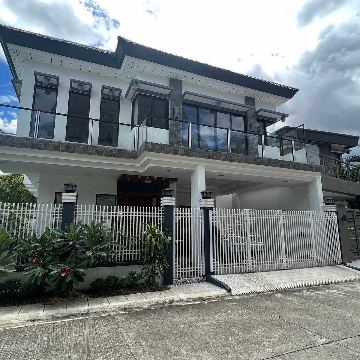 360sqm House & Lot for Sale in Filinvest East Cainta nr Marcos Highway