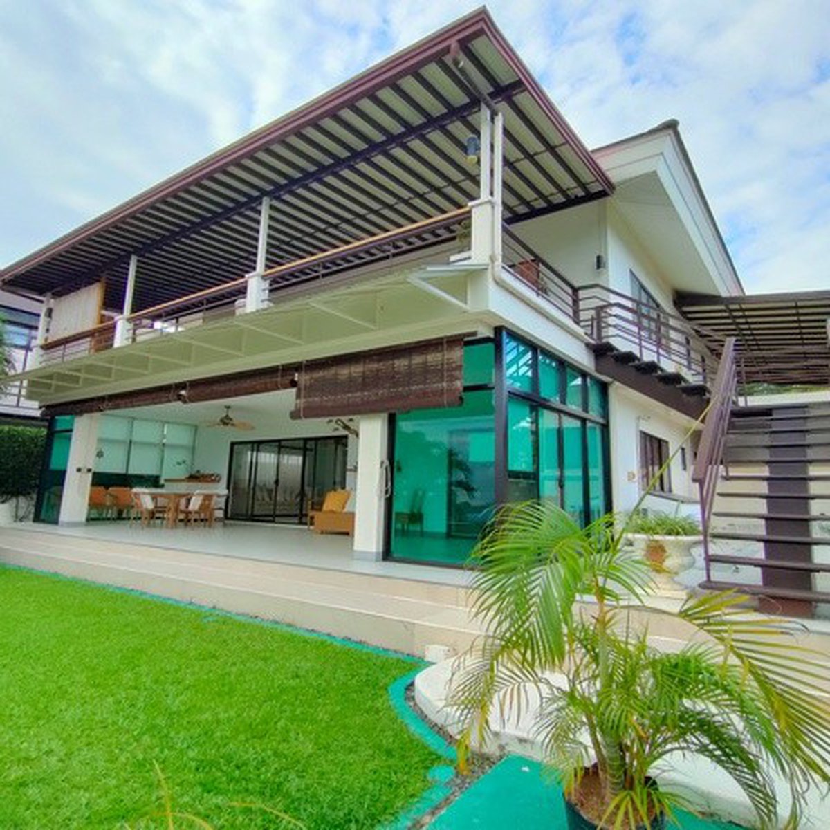 HOUSE WITH SWIMMING POOL FOR SALE IN CONSOLACION CEBU [House and Lot 🏘️