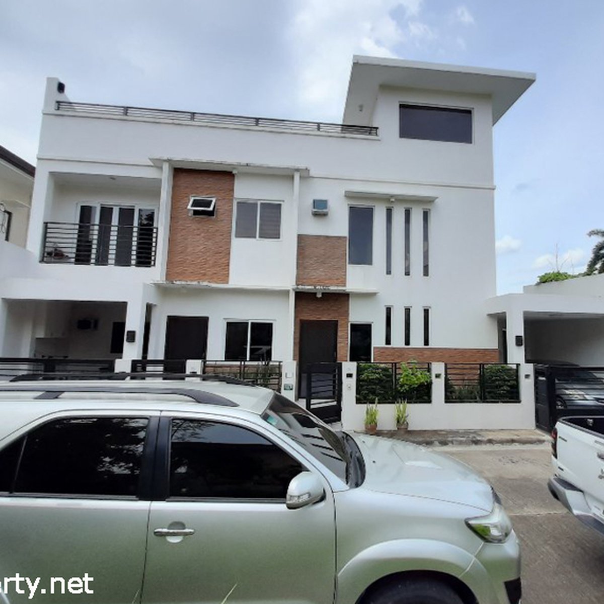 House for sale in maryville talamban with 6 bedroom plus 2 parking