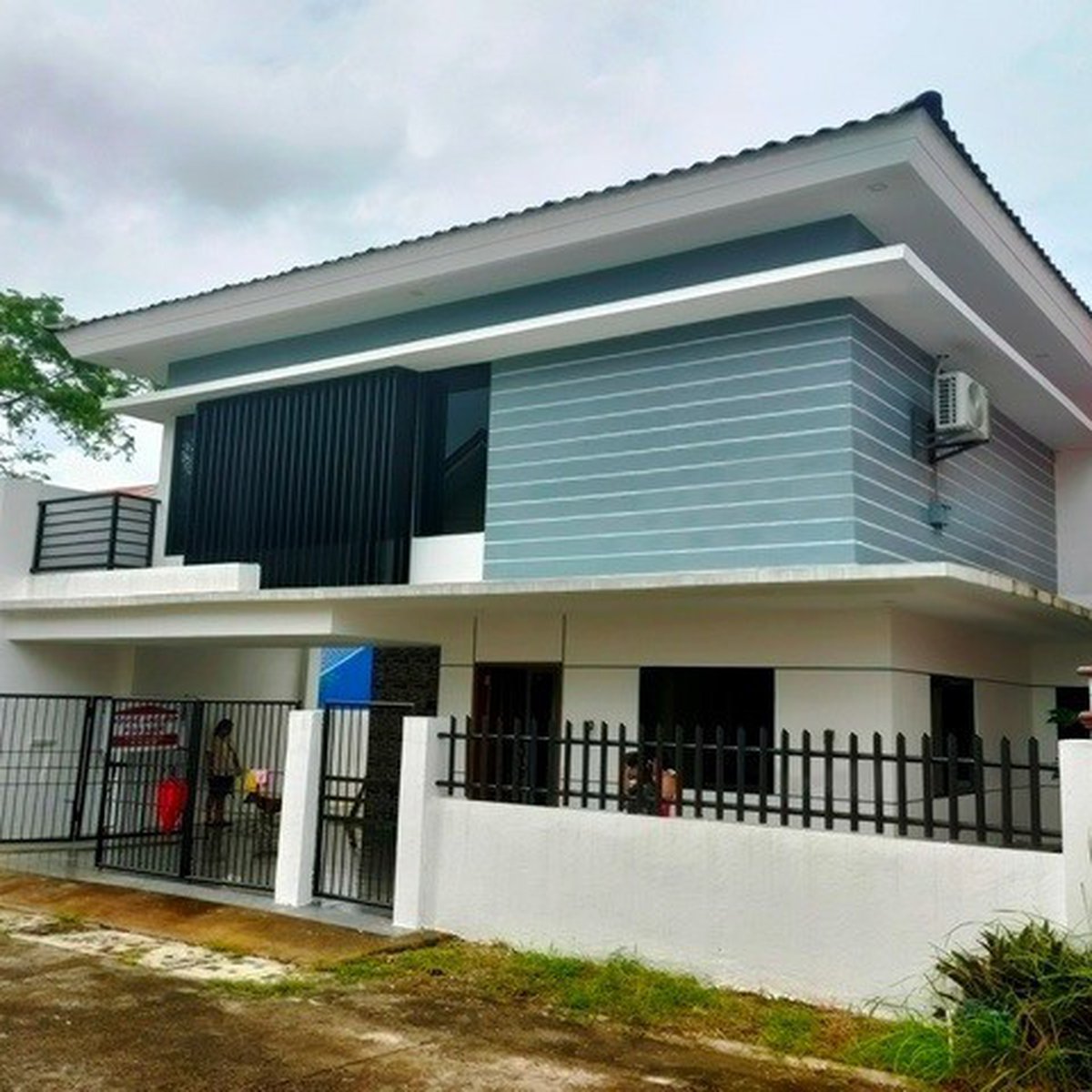 4-bedroom Single Detached House For Sale in Mactan Lapu-Lapu Cebu
