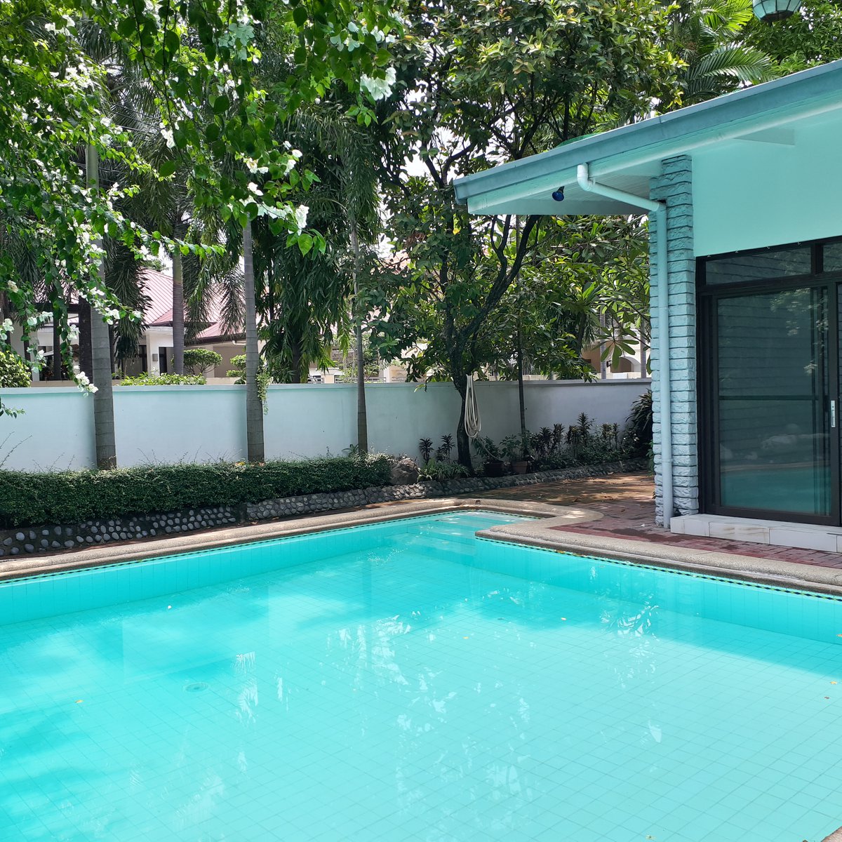 4bedroom Townhouse For Rent in BelAir Makati Metro Manila [House and