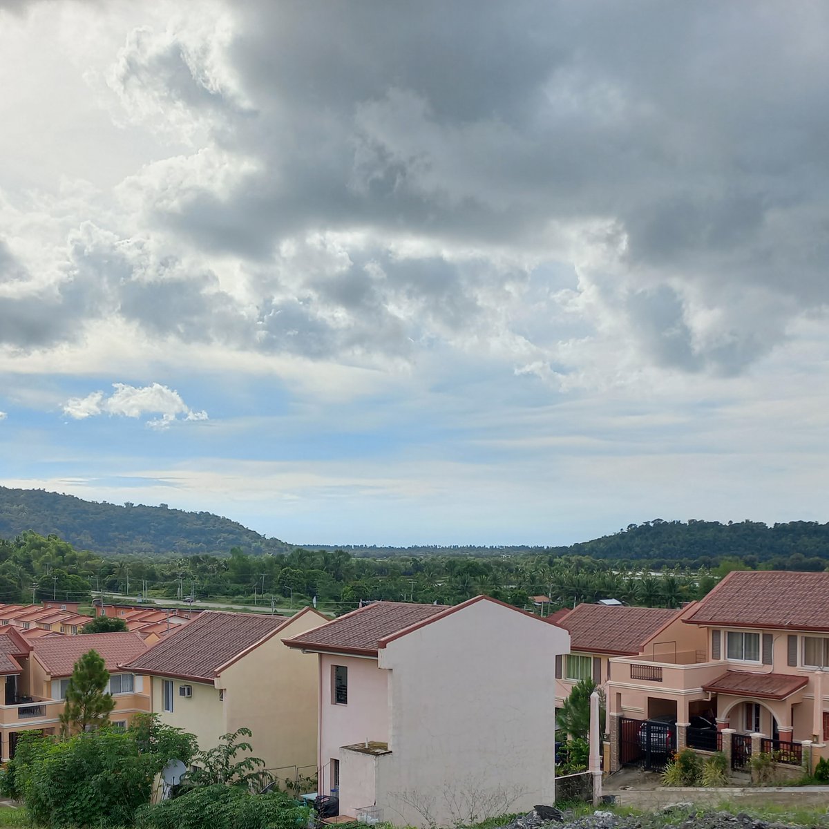 5bedroom Single Attached House For Sale in Roxas City Capiz [House and