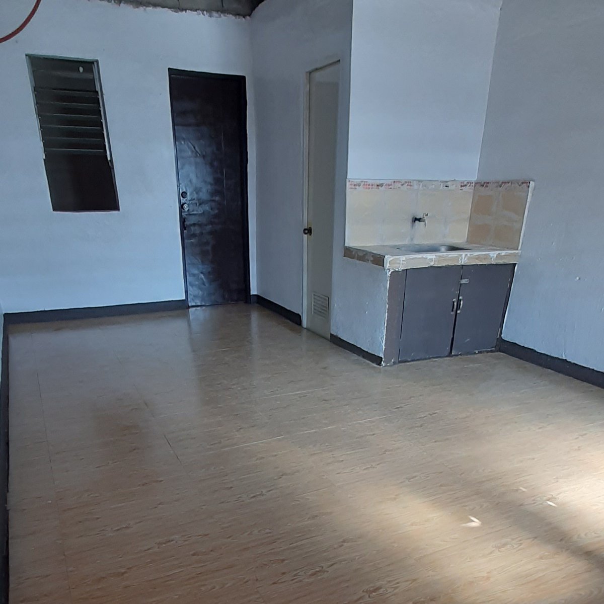 Rowhouse type house for Rent in Trece Martires Cavite [House and Lot 🏘️