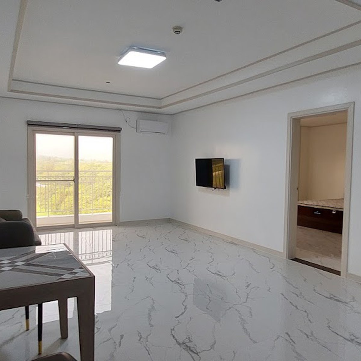 SALE 1BR W/ BALCONY CONDO IN CLARK PAMPANGA [Condos 🏙️] (September