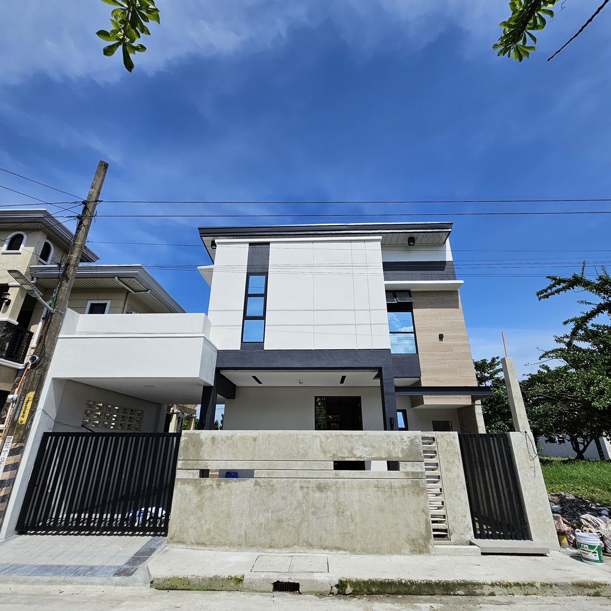 Brand New House and Lot in San Fernando Pampanga [House and Lot 🏘️