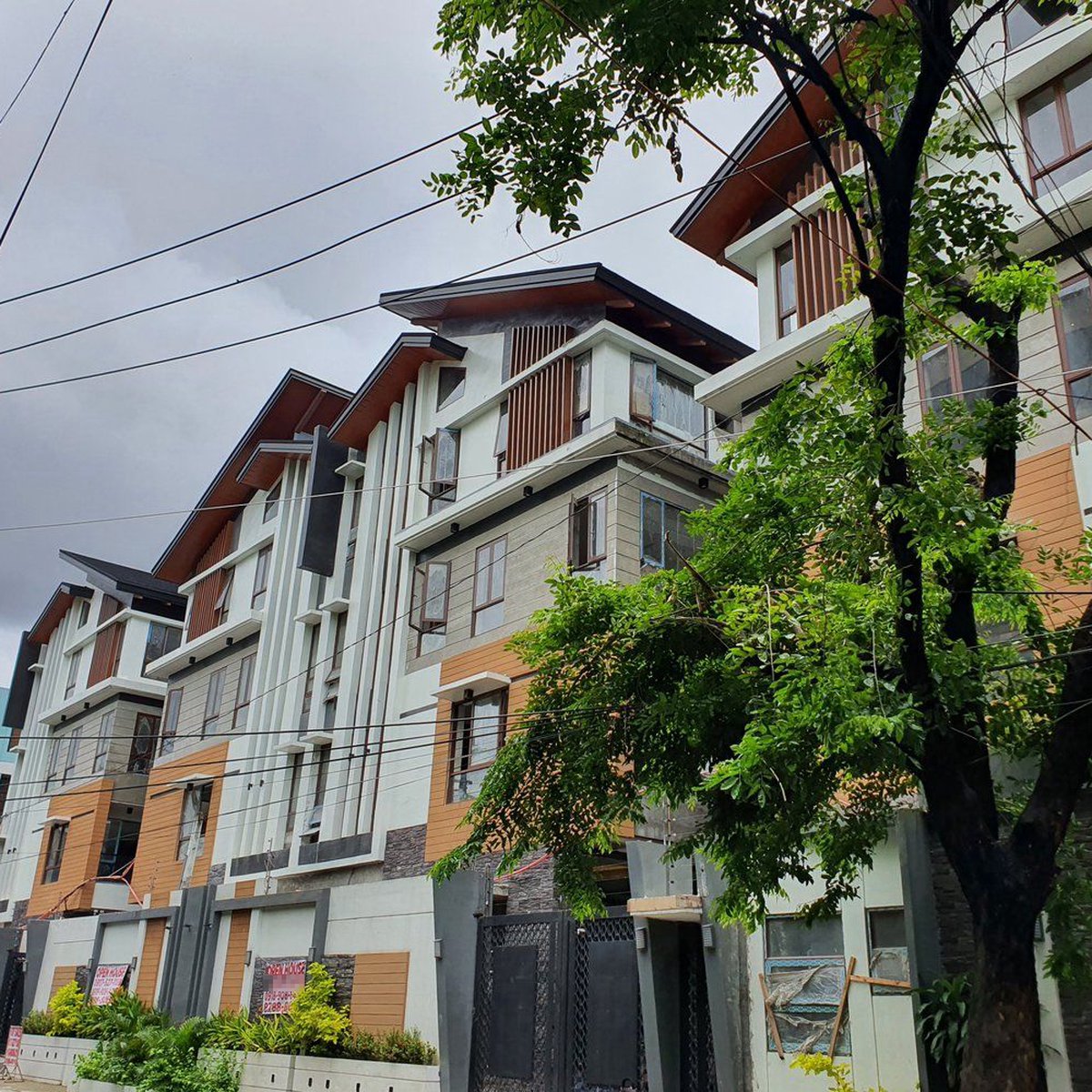 Townhouse in Quiapo Manila near Recto [House and Lot 🏘️] (September