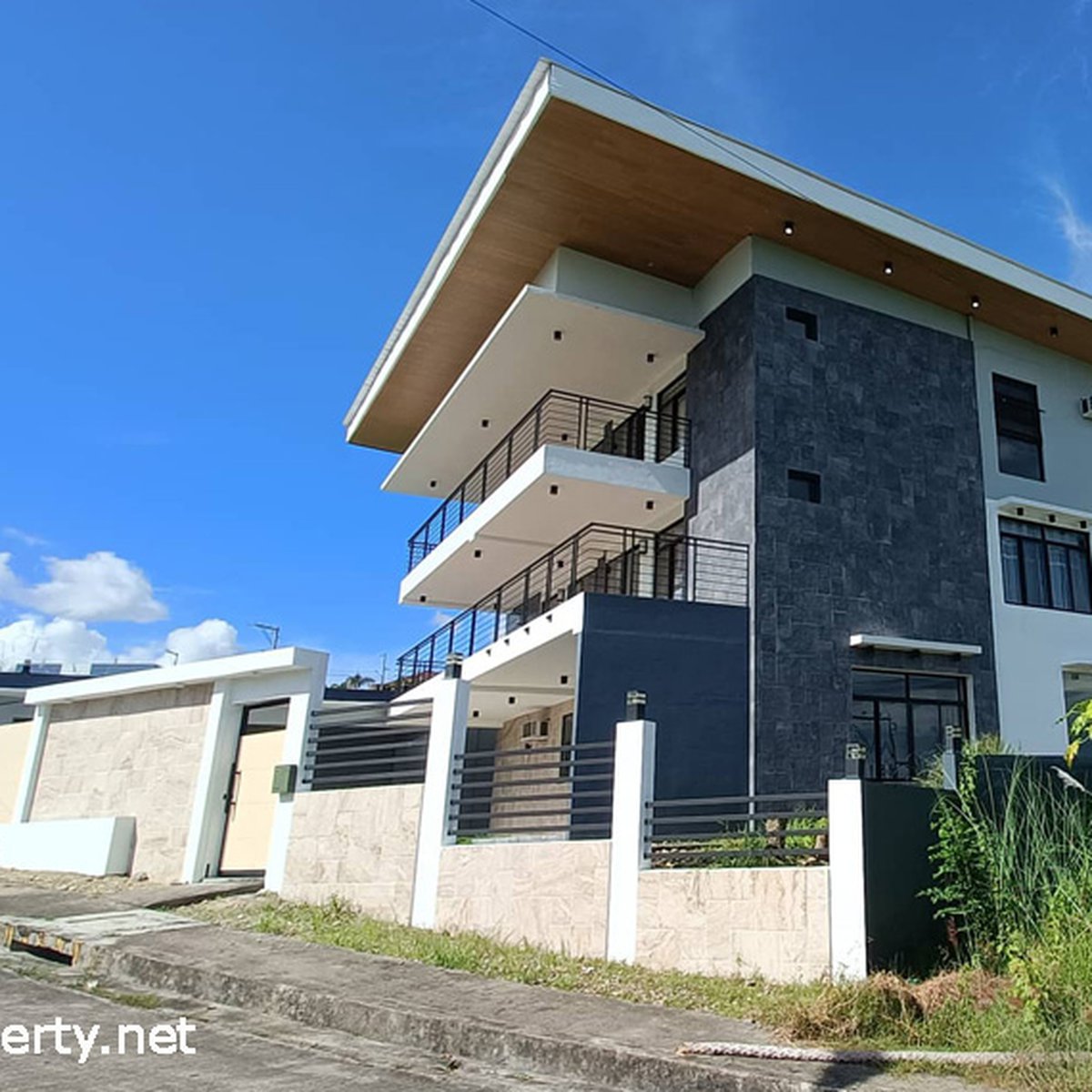 3 STOREY HOUSE AND LOT FOR SALE IN TALISAY CITY CEBU [House and Lot 🏘️