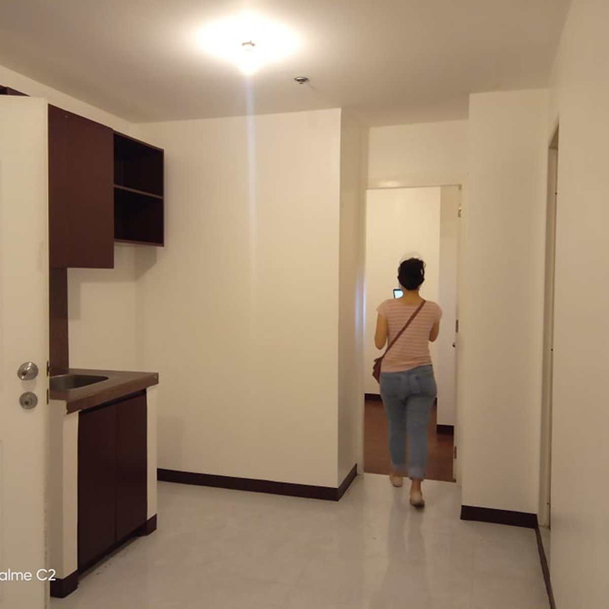 2 Bedroom for Rent in Victoria Station 1 EDSA Kamuning Quezon City