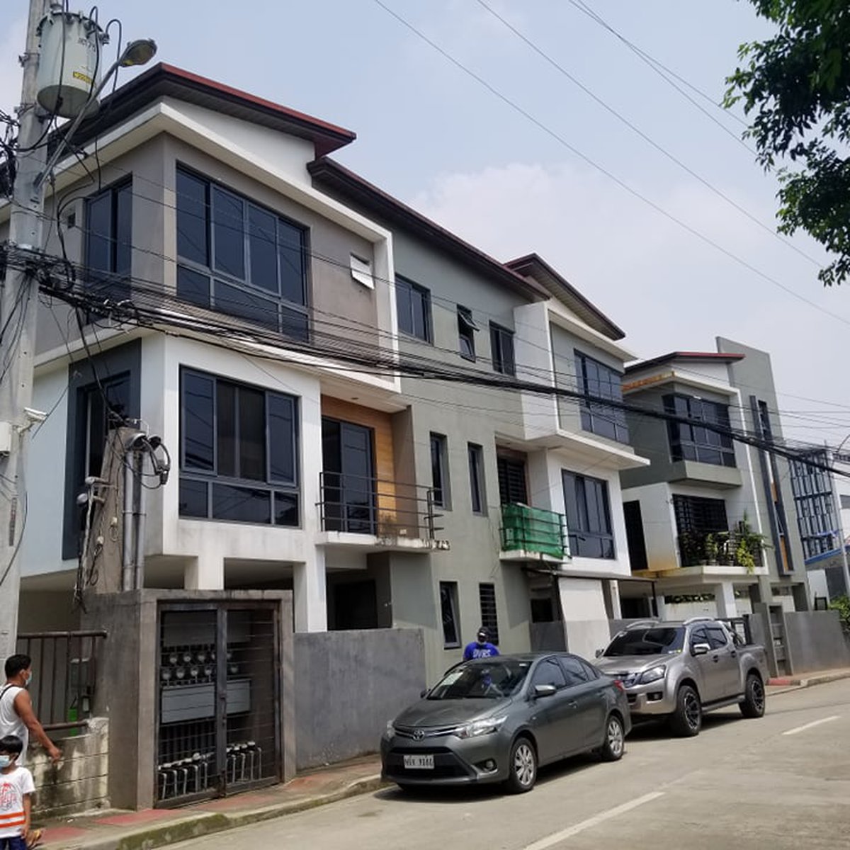 RFO 3bedroom Townhouse Renttoown in Tandang Sora Quezon City / QC