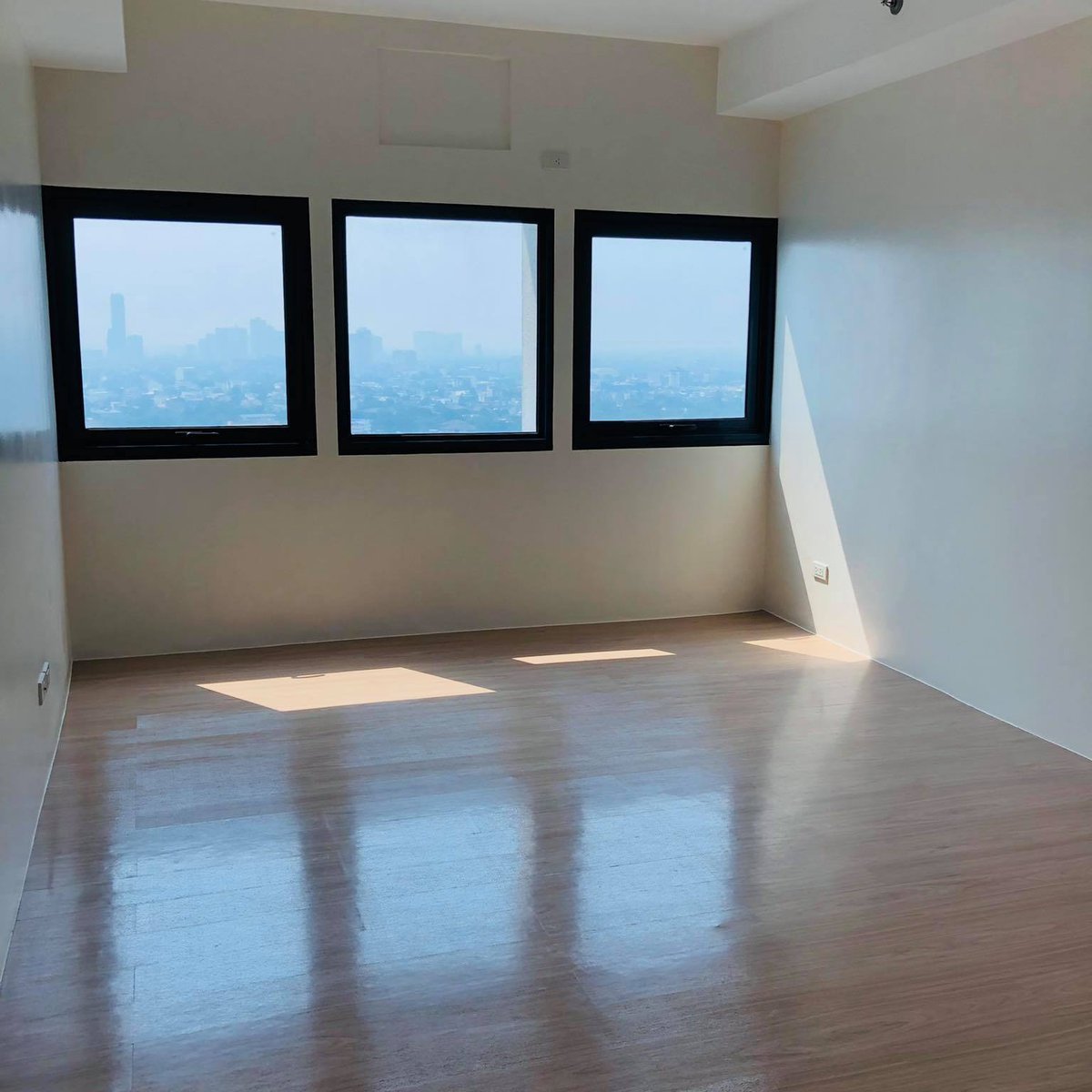 Studio Unit for Rent in Studio A Katipunan Quezon City [Condo 🏙️