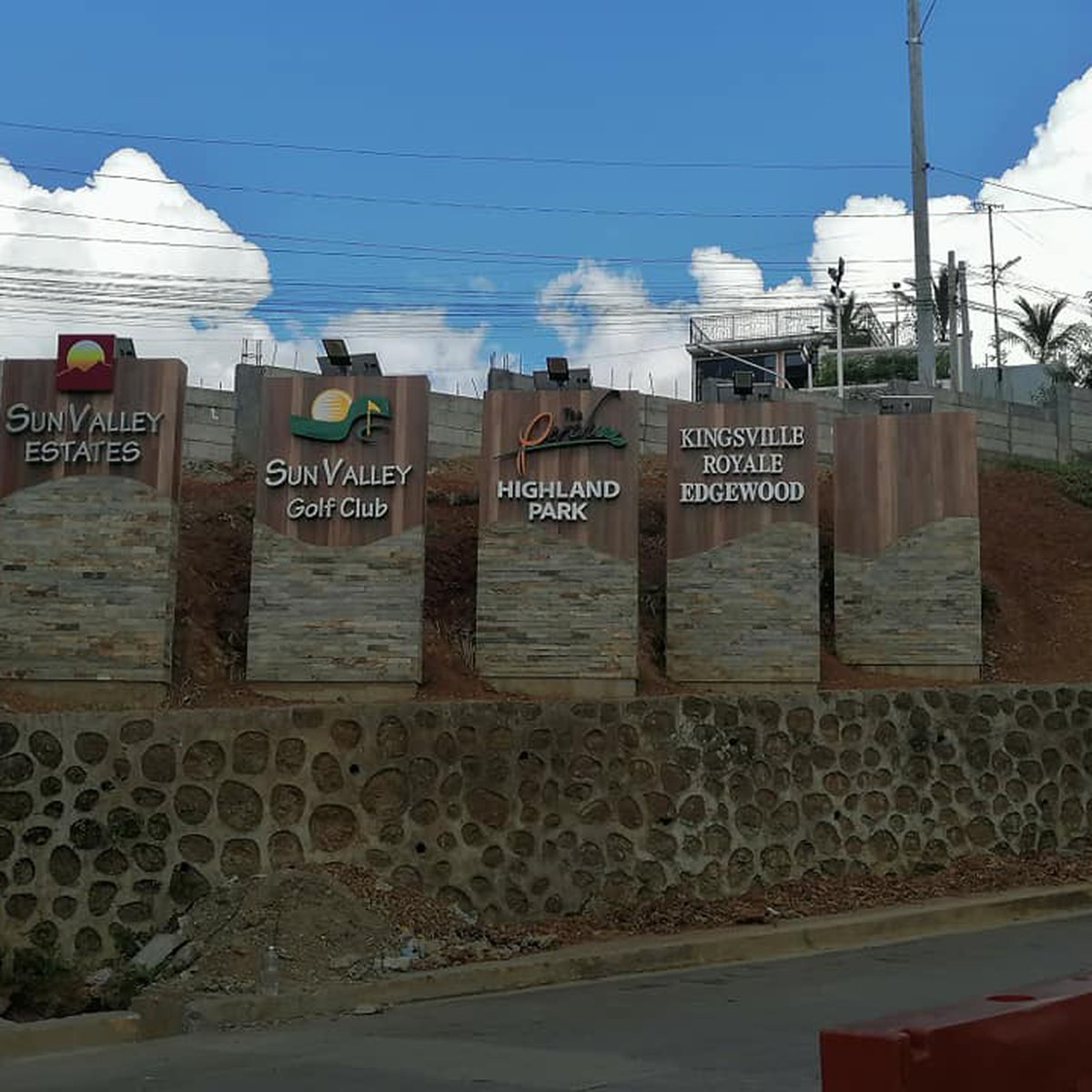 Kingsville Royale Subdivision Sun Valley [House and Lot 🏘️] (September