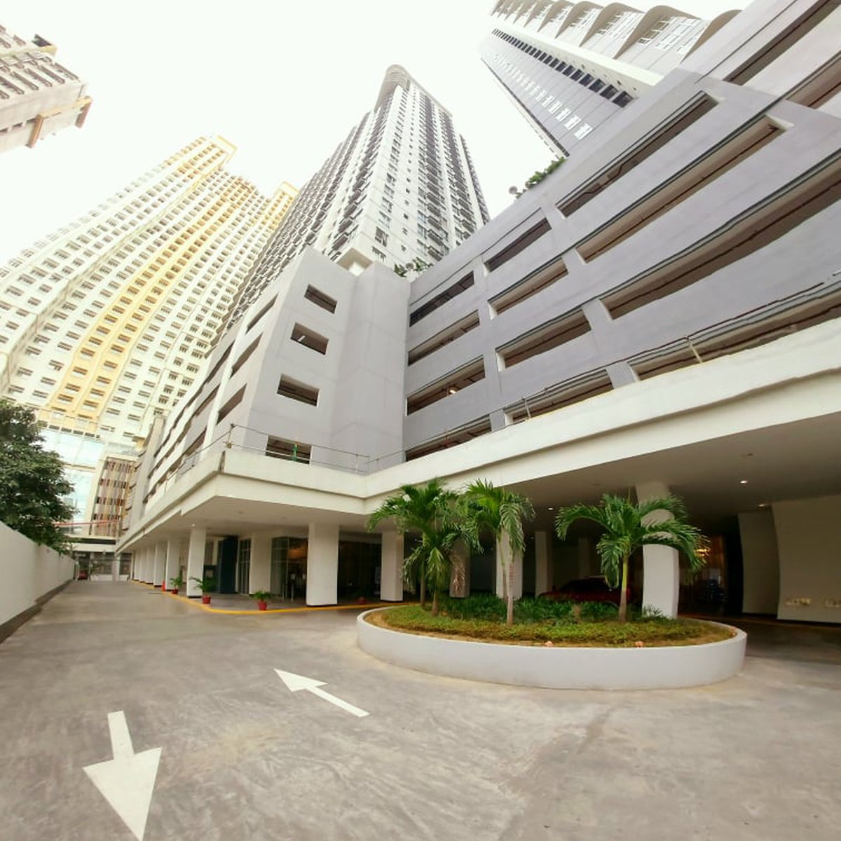 Studio Unit With Balcony For Sale In Avida Towers Asten Makati City