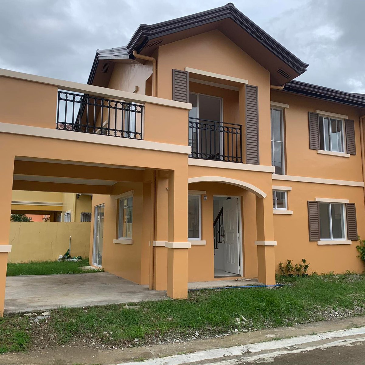 5bedroom Single Detached House For Sale in Cauayan Isabela [House and