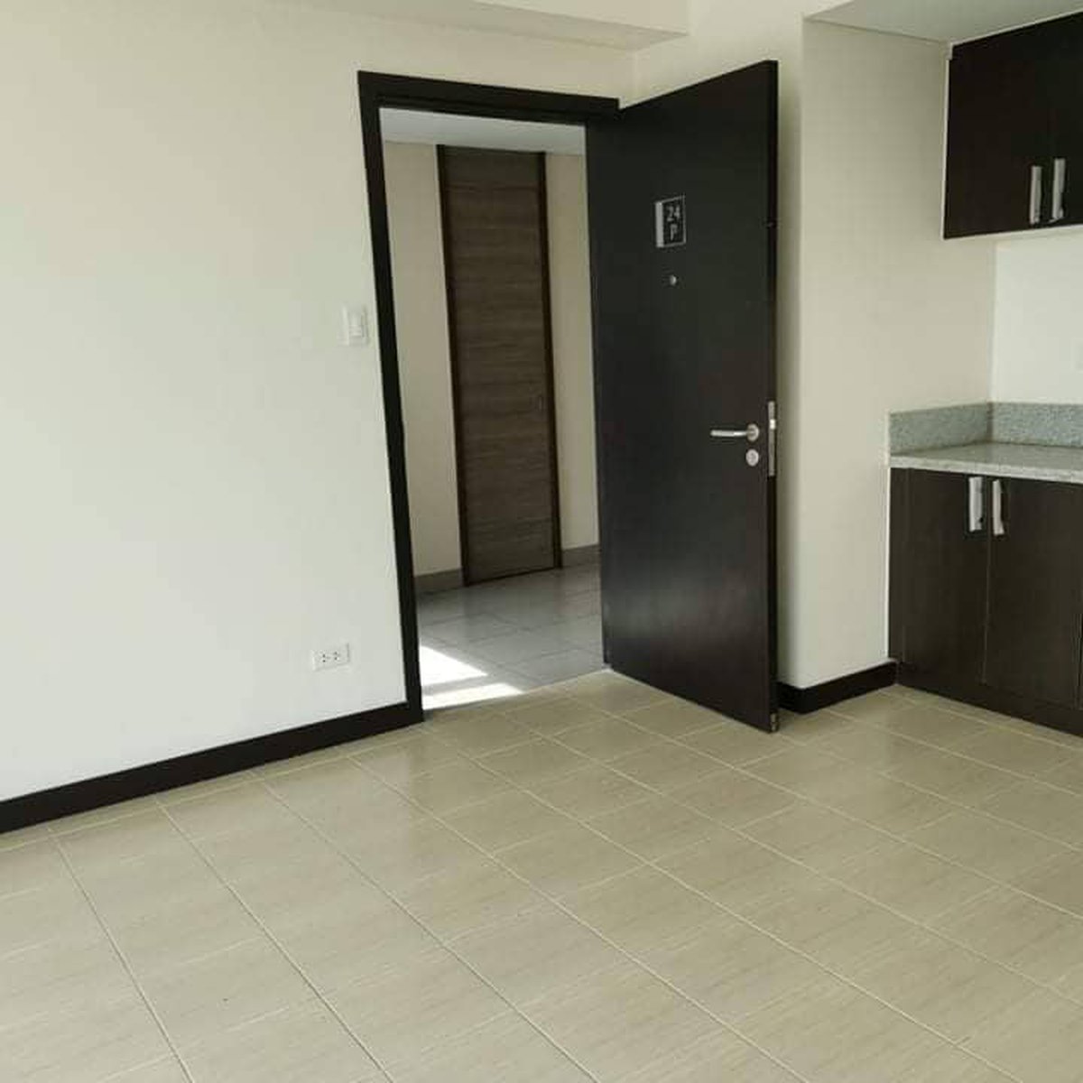 High Rise Condo in Makati 2 Bedroom 38 sqm Ready for Occupancy [Condo 🏙 ...