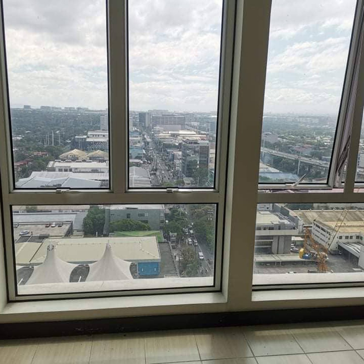 High End Condo 2Bedroom 38 sqm connected to MRT Magallanes Station