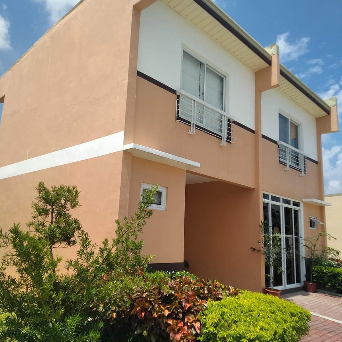 BETTINA TOWNHOUSE 10K [House and Lot 🏘️] (January 2022) in Calbayog, Samar for sale