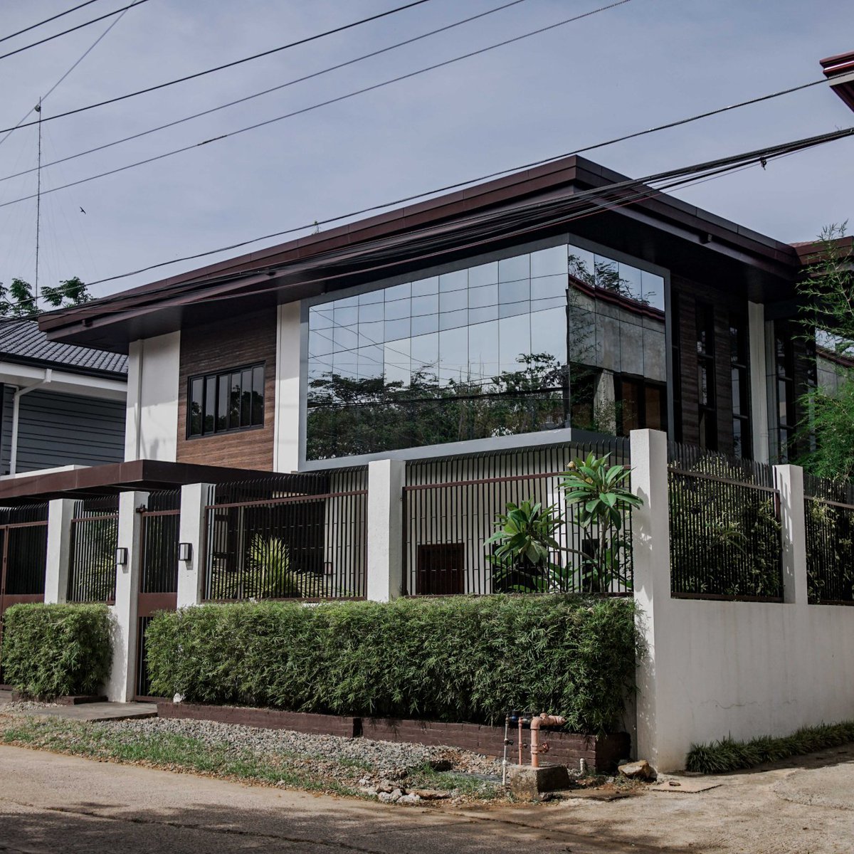 5Bedroom TownHouse For Sale in Puerto Princesa, Palawan [House and Lot