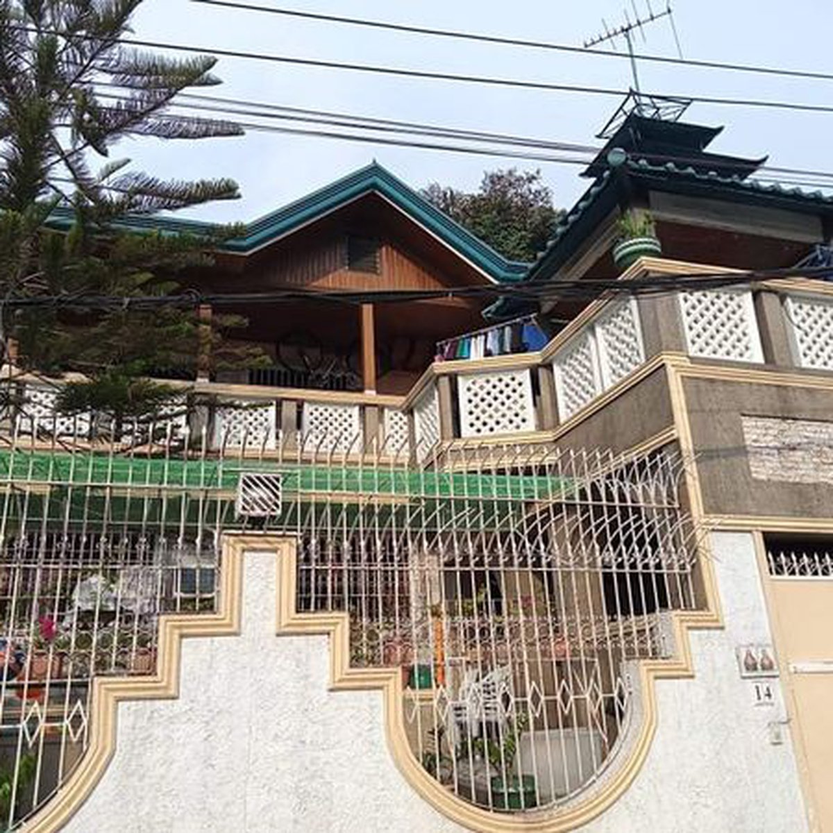 House and Lot for Sale in Roxas District Quezon City [House and Lot 🏘️