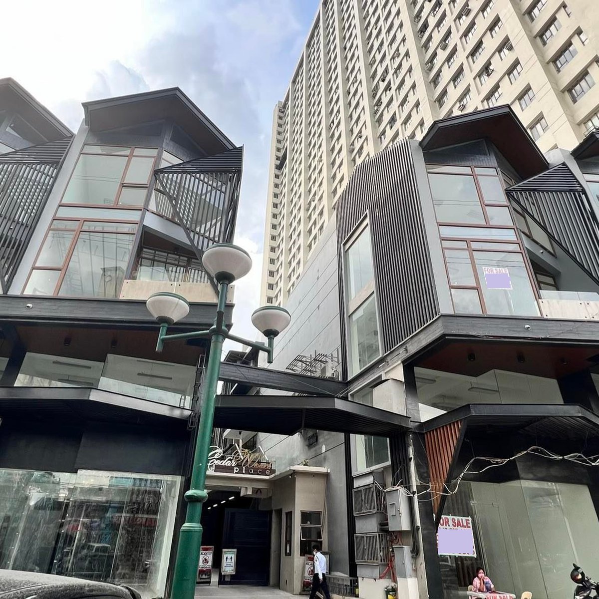For Sale Commercial Residential Unit in Tomas Morato