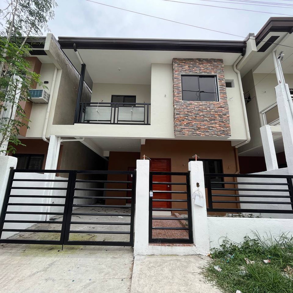 Brand New TwoStorey Single Attached RFO Moonwalk, Parañaque City
