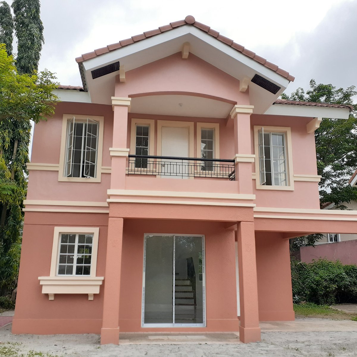 4bedroom Single Detached House For Sale in Mexico Pampanga [House and