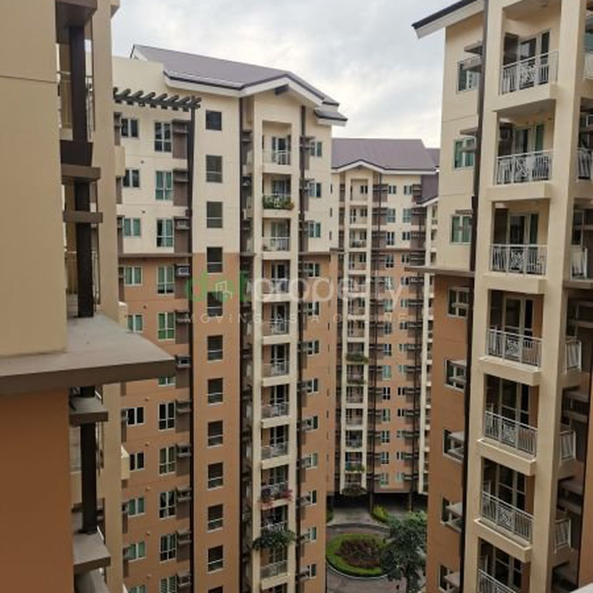 Mid Rise Condo in San Joaquin Pasig near BGC Taguig P25000 month 3BR