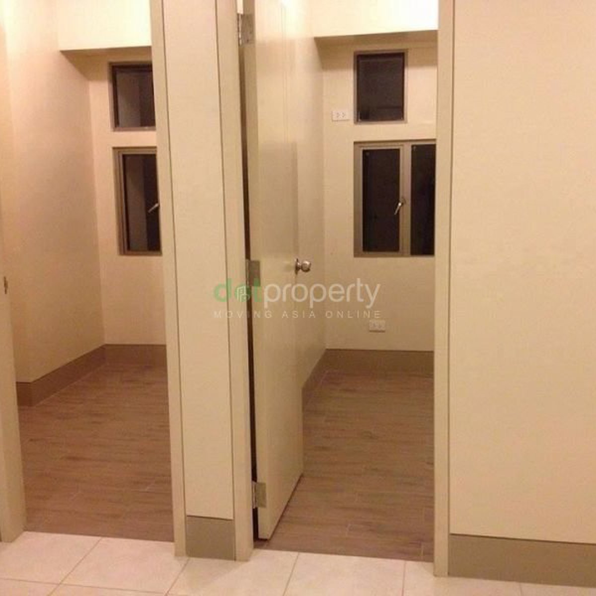 2Bedroom Renttoown in Robinsons Magnolia New Manila Condo for Sale
