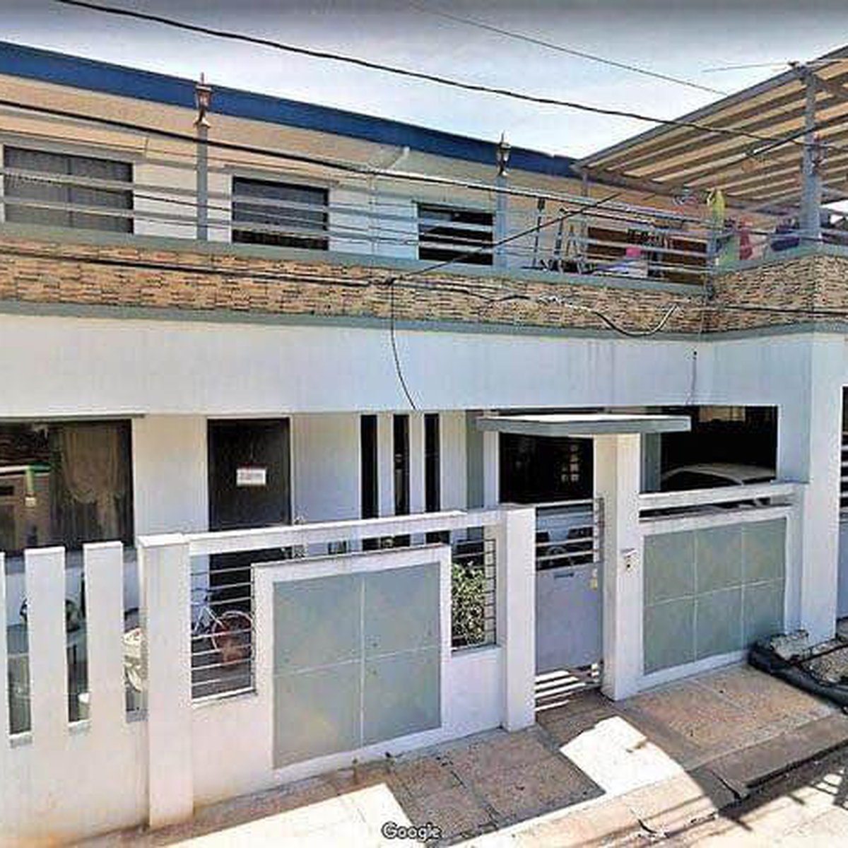 Pre owned house and lot in san isidro paranaque city [House and Lot 🏘️
