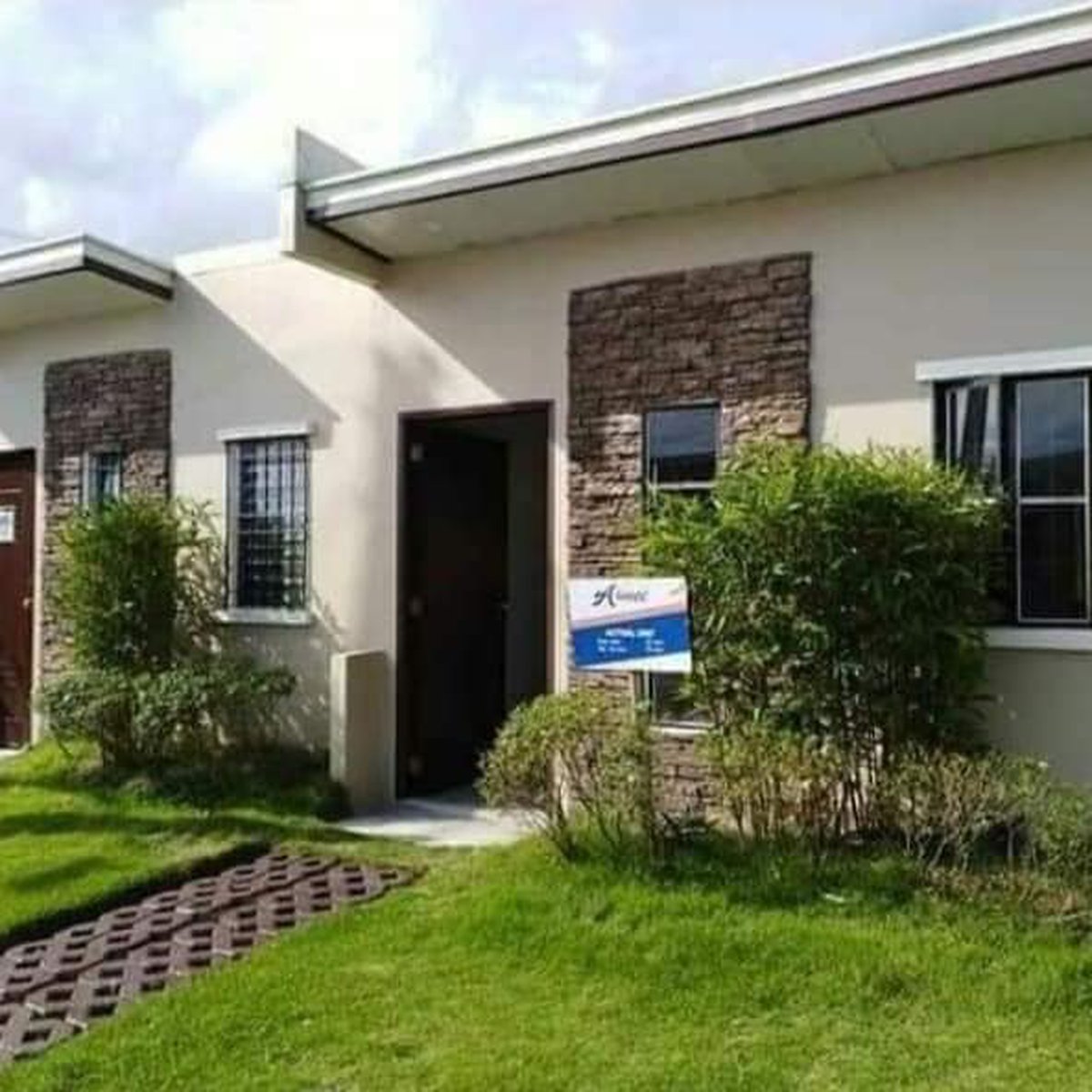 1bedroom Rowhouse For Sale in Bauan, Batangas (Also, for OFW) [House and Lot 🏘️] (January 2023