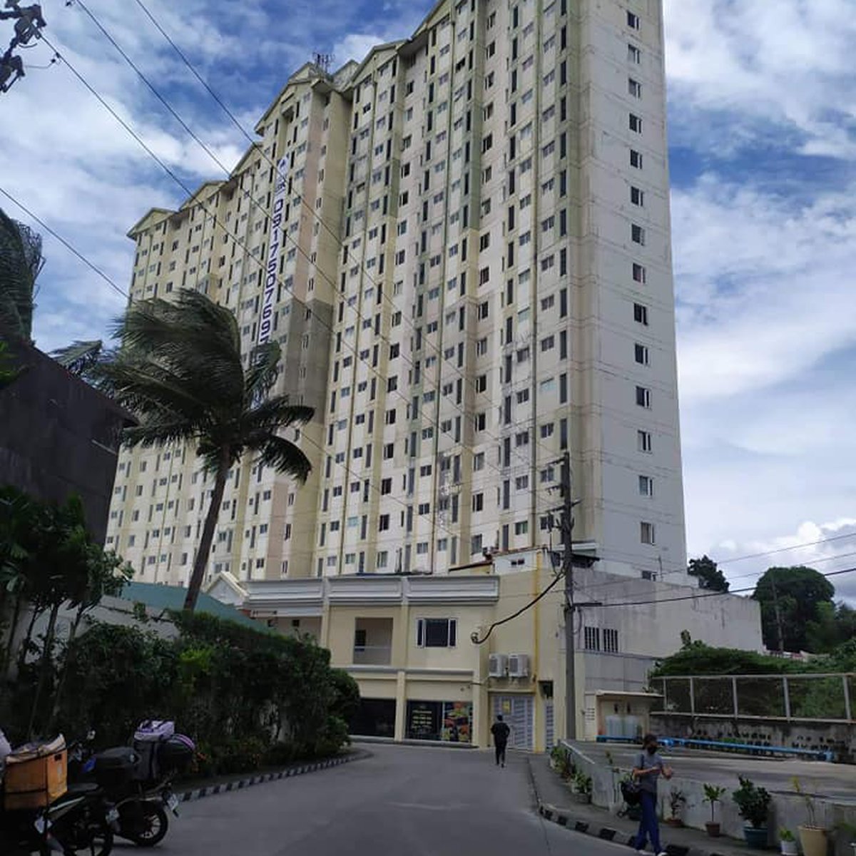 RFO 12k monthly 42 sqm Condo Renttoown thru PagIBIG in Valenzuela